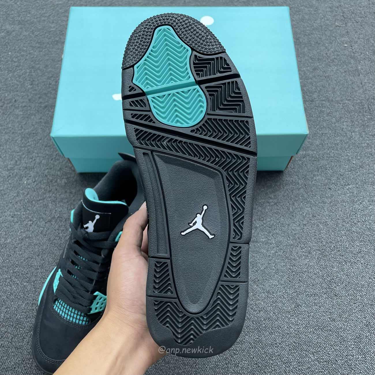 Air Jordan 4 Retro Tiffany Black Green (7) - www.newkick.vip